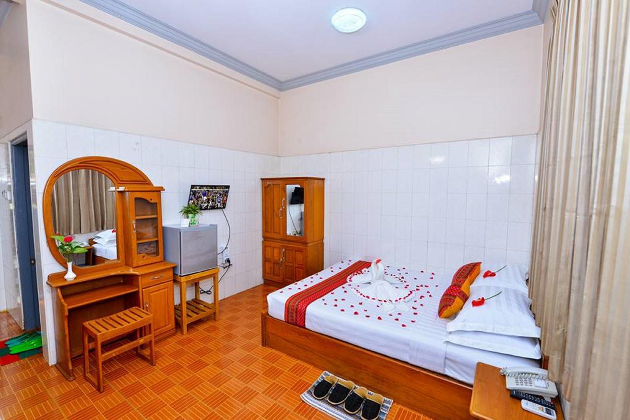 โฮเทล สไมล์ Hotel พินอูลวิน ภายนอก รูปภาพ