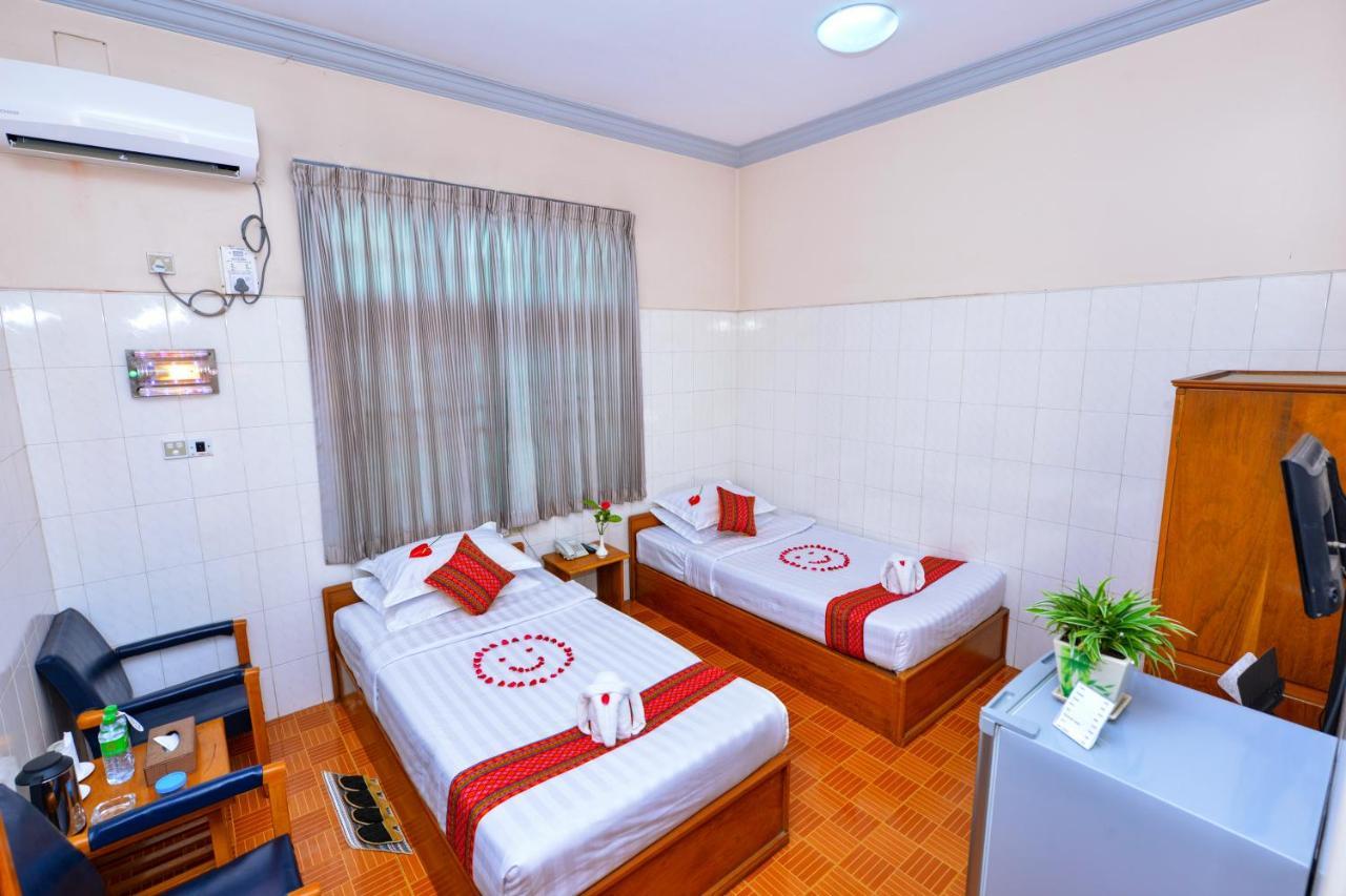 โฮเทล สไมล์ Hotel พินอูลวิน ภายนอก รูปภาพ