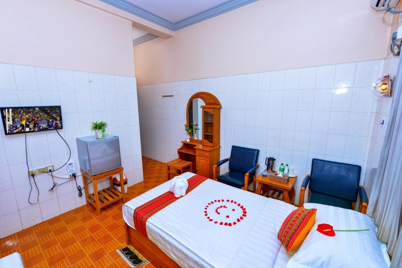 โฮเทล สไมล์ Hotel พินอูลวิน ภายนอก รูปภาพ